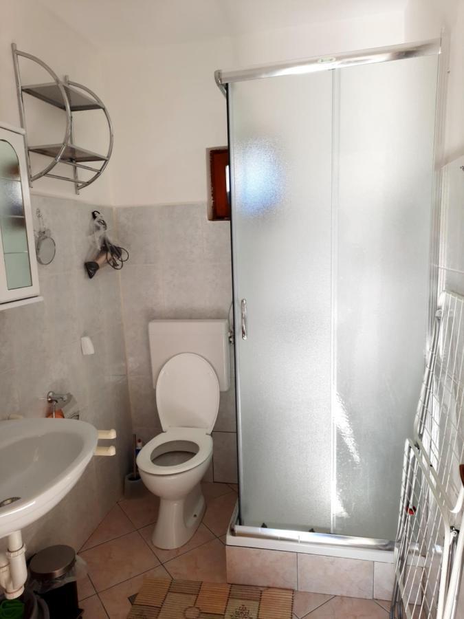 Apartmani Ana-Lora Lopar Buitenkant foto