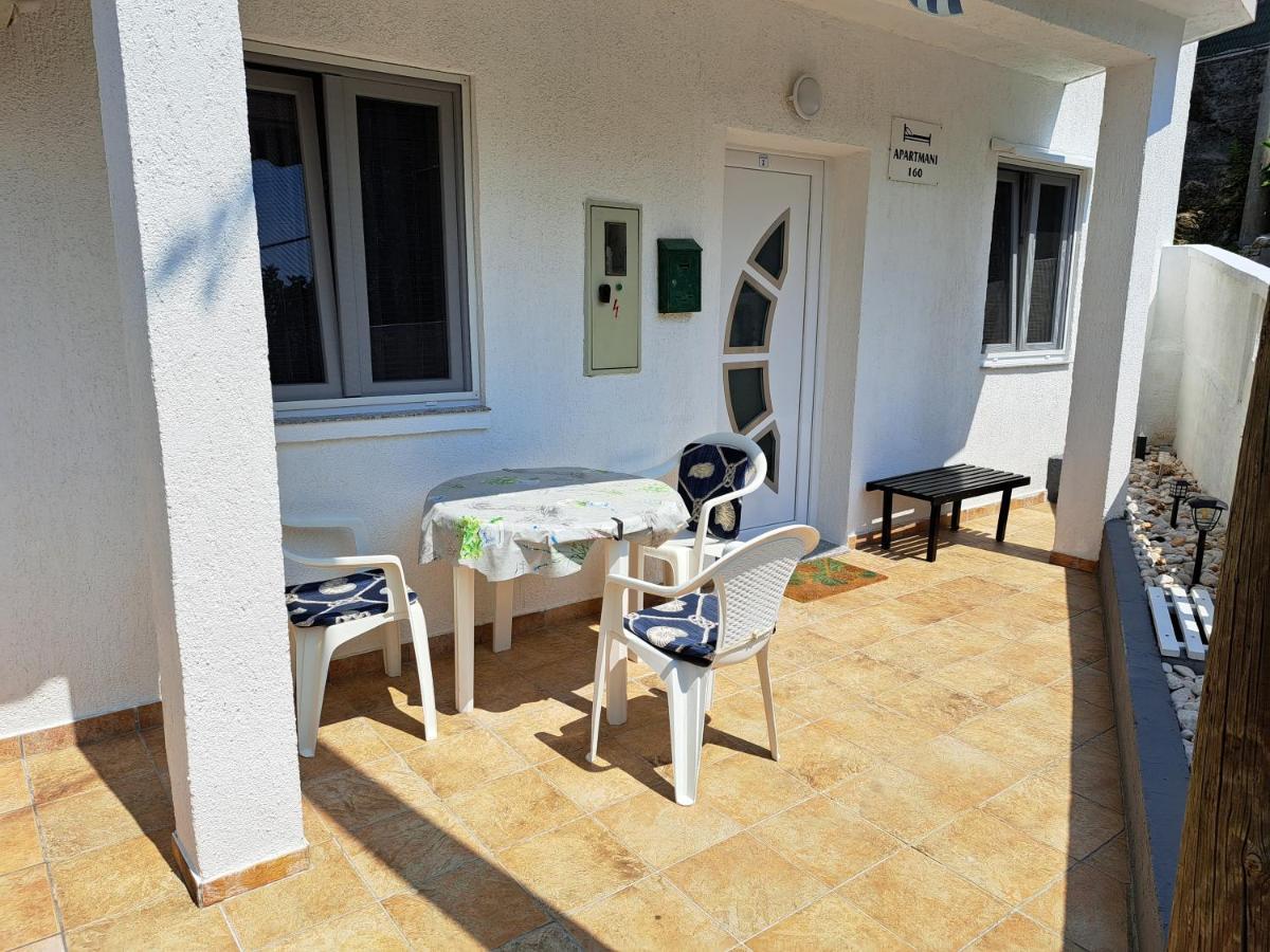 Apartmani Ana-Lora Lopar Buitenkant foto