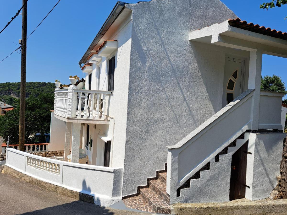 Apartmani Ana-Lora Lopar Buitenkant foto