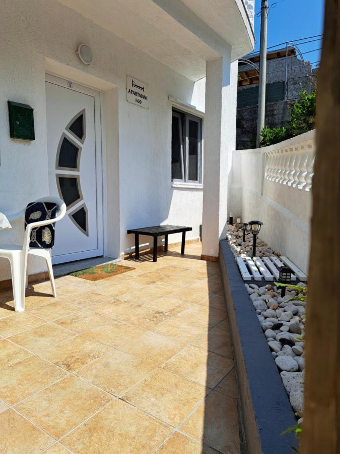 Apartmani Ana-Lora Lopar Buitenkant foto