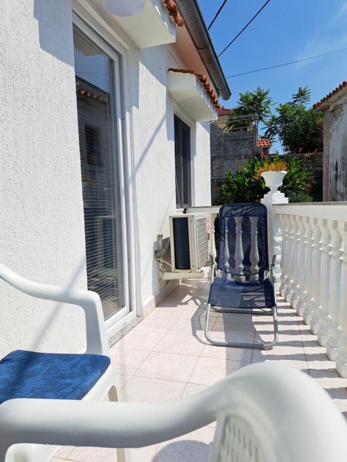 Apartmani Ana-Lora Lopar Buitenkant foto
