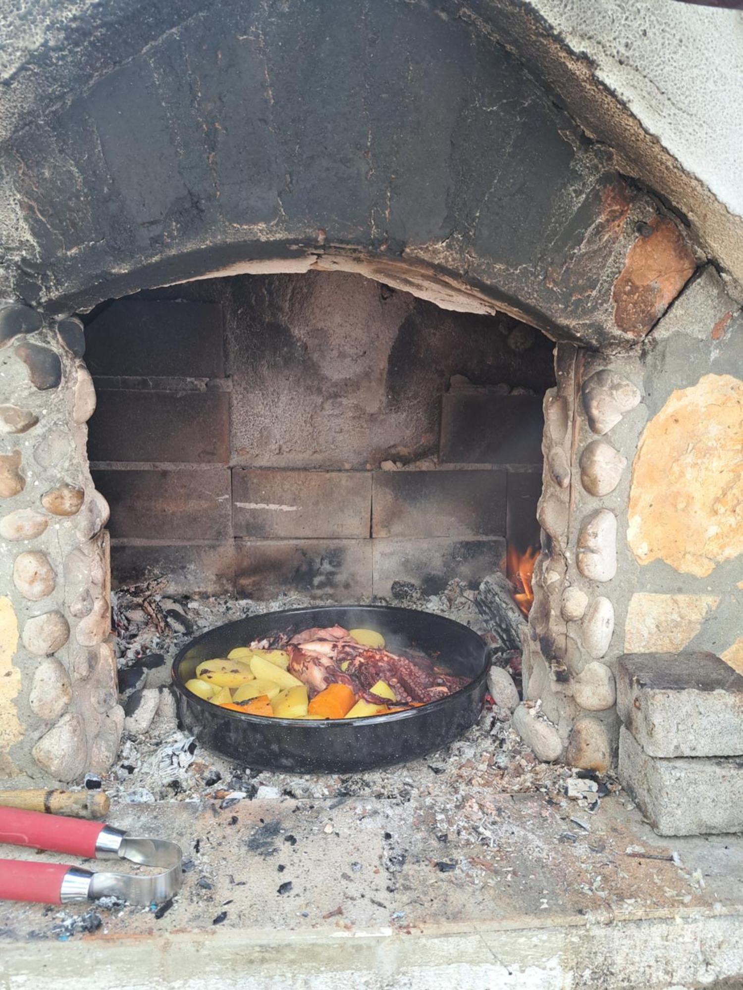 Apartmani Ana-Lora Lopar Buitenkant foto